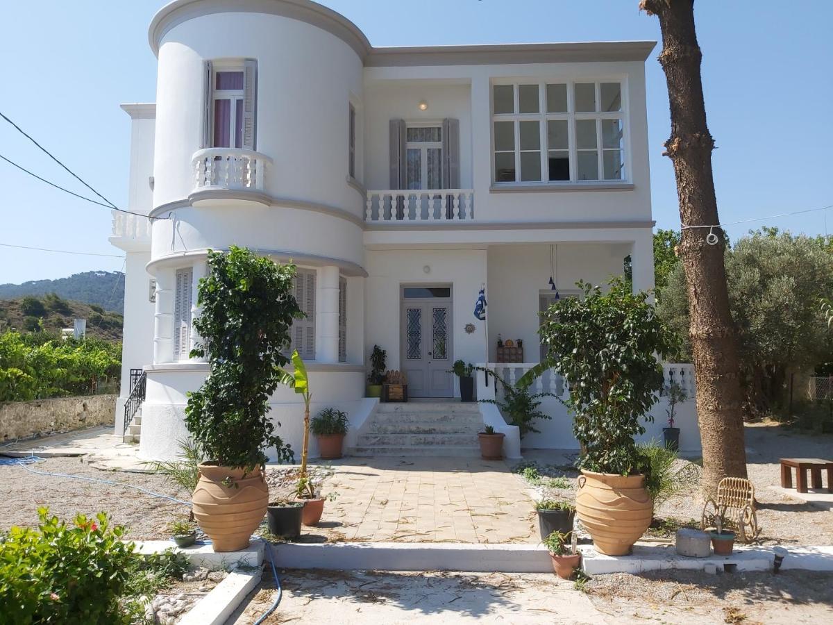 Tower Traditional Pool Villa Kremastí Dış mekan fotoğraf