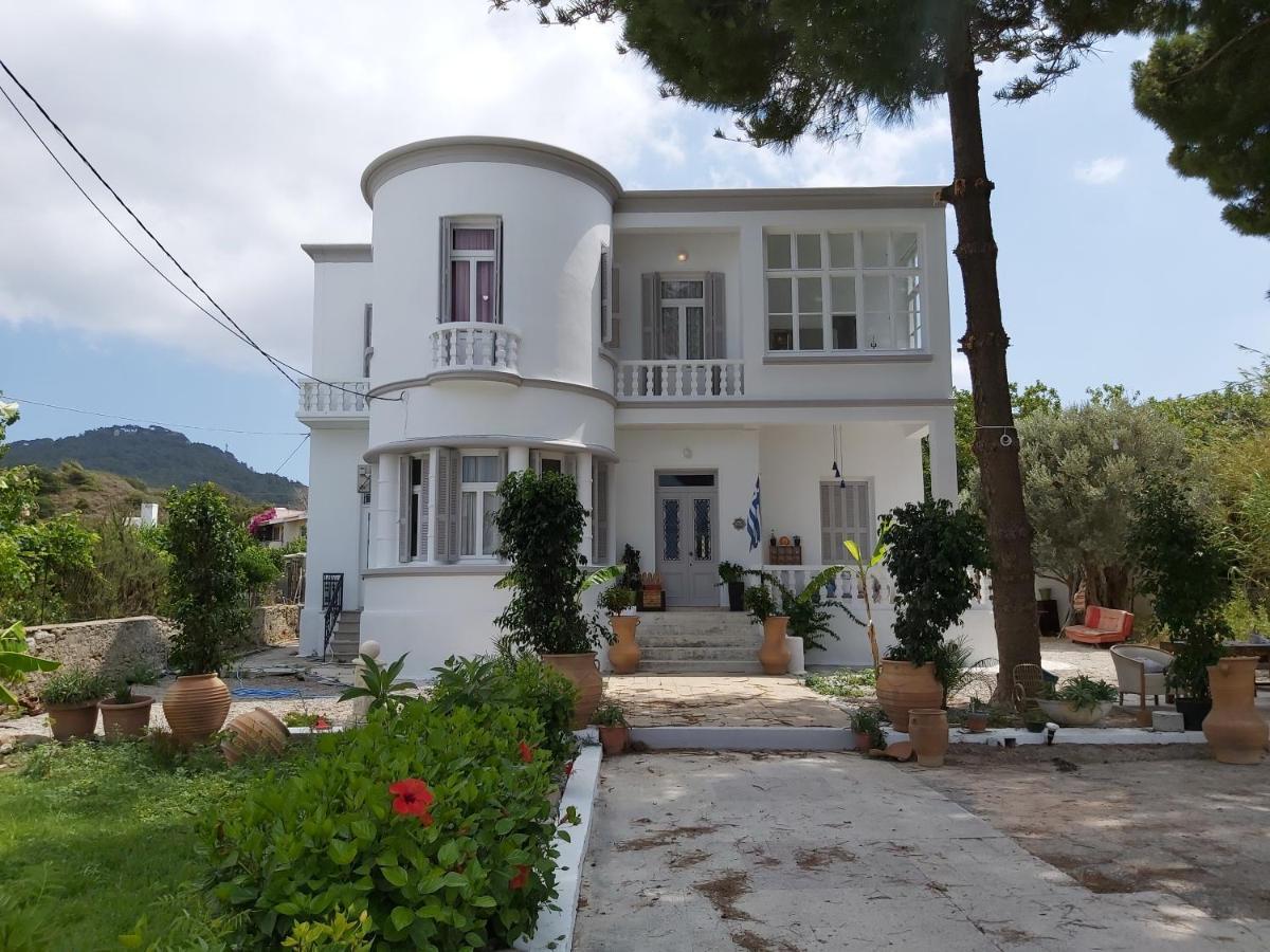 Tower Traditional Pool Villa Kremastí Dış mekan fotoğraf
