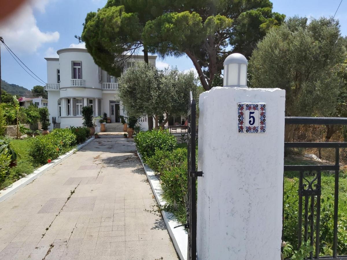 Tower Traditional Pool Villa Kremastí Dış mekan fotoğraf