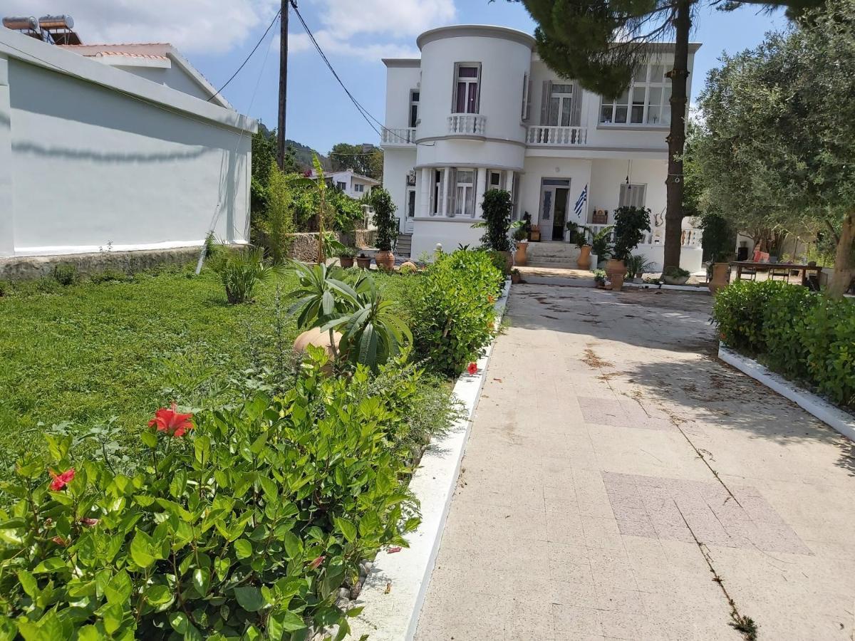 Tower Traditional Pool Villa Kremastí Dış mekan fotoğraf